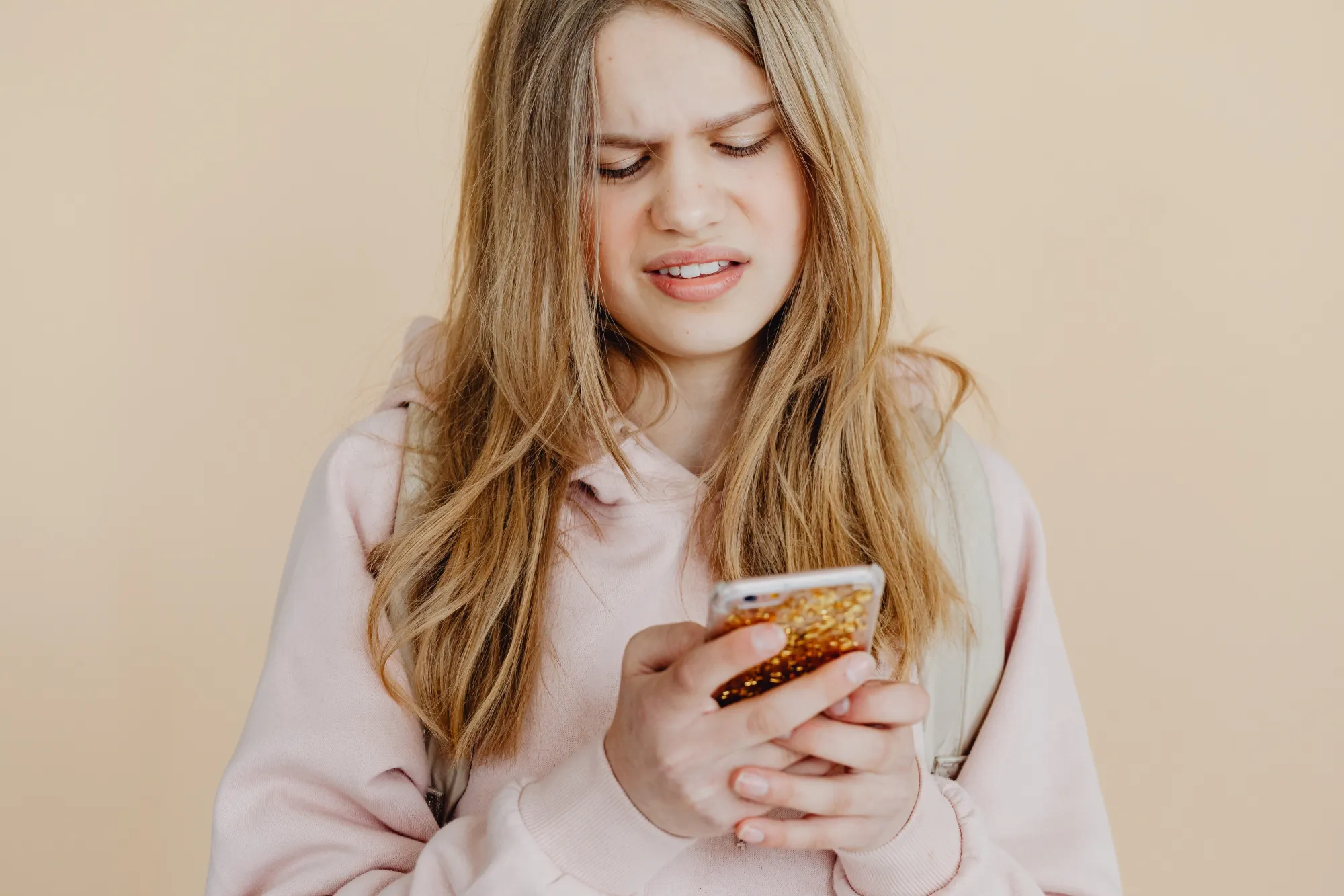 Smartphone Teen Photo